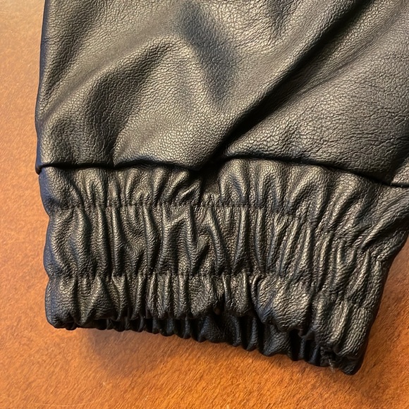 Venti6 Black Faux Leather Joggers Size Medium - Picture 6 of 8